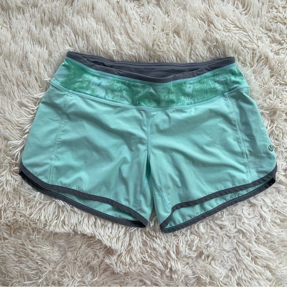 Lululemon Running Speed Mint Green 4” Shorts back pocket lined size 4 - Picture 1 of 8